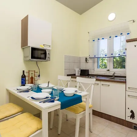 Lejlighed Gorgeous In With Kitchen *