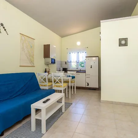 Gorgeous In With Kitchen